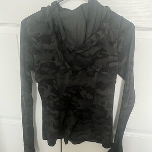 Lululemon Define Jacket with hood Camouflage SIZE 8 Women’s